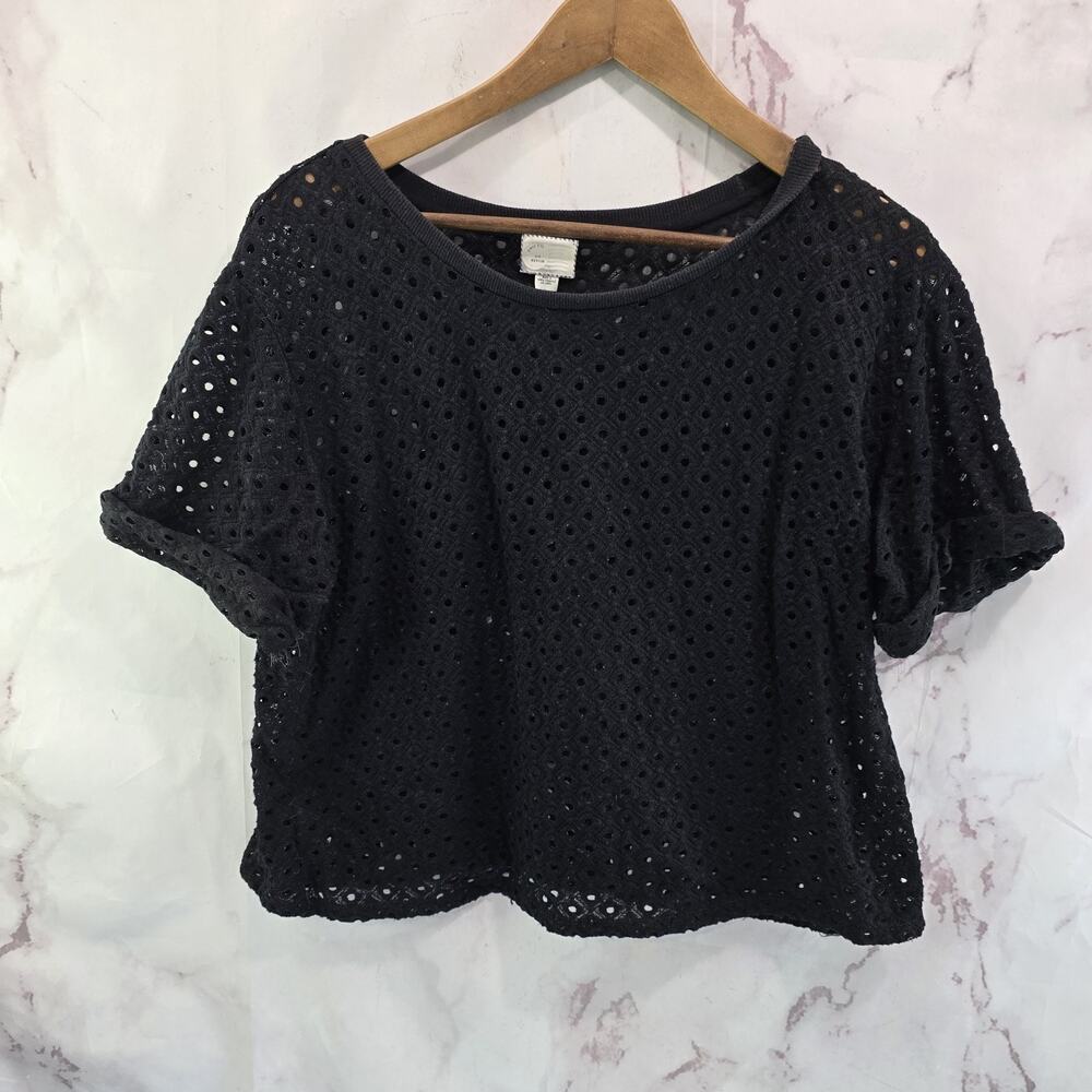 Anthropologie Shirt Womens Medium Black Eyelet Cuffed Boxy Postmark Cover Up